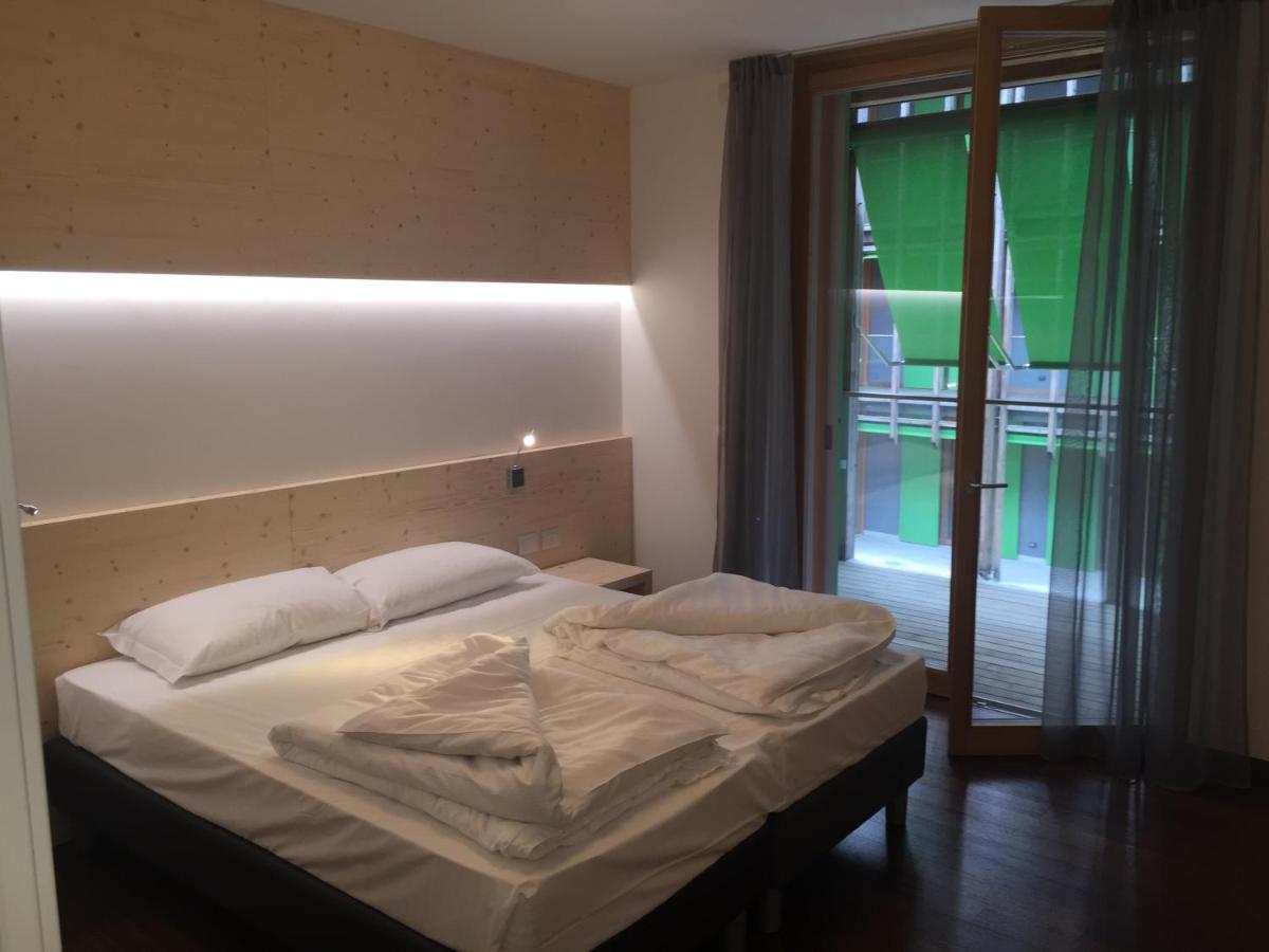 Komodo Short Stay Apartments Тренто Екстериор снимка