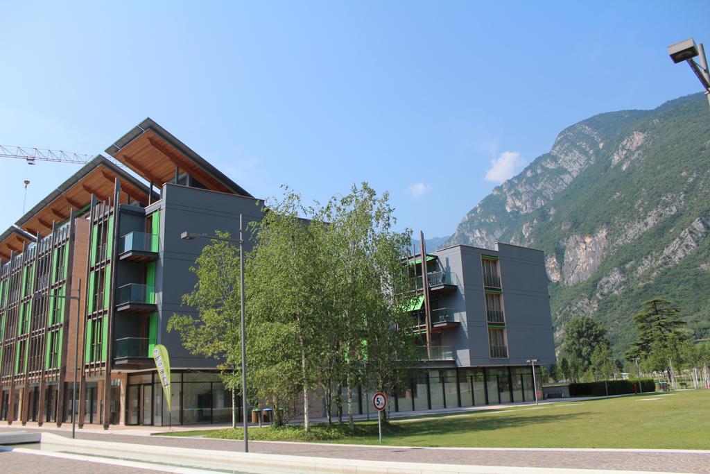 Komodo Short Stay Apartments Тренто Екстериор снимка