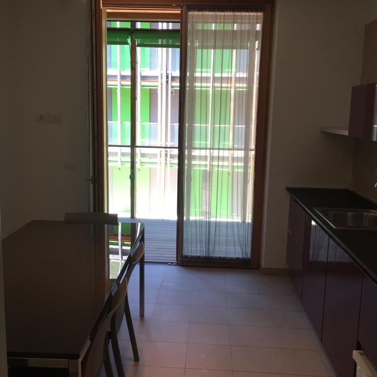 Komodo Short Stay Apartments Тренто Екстериор снимка