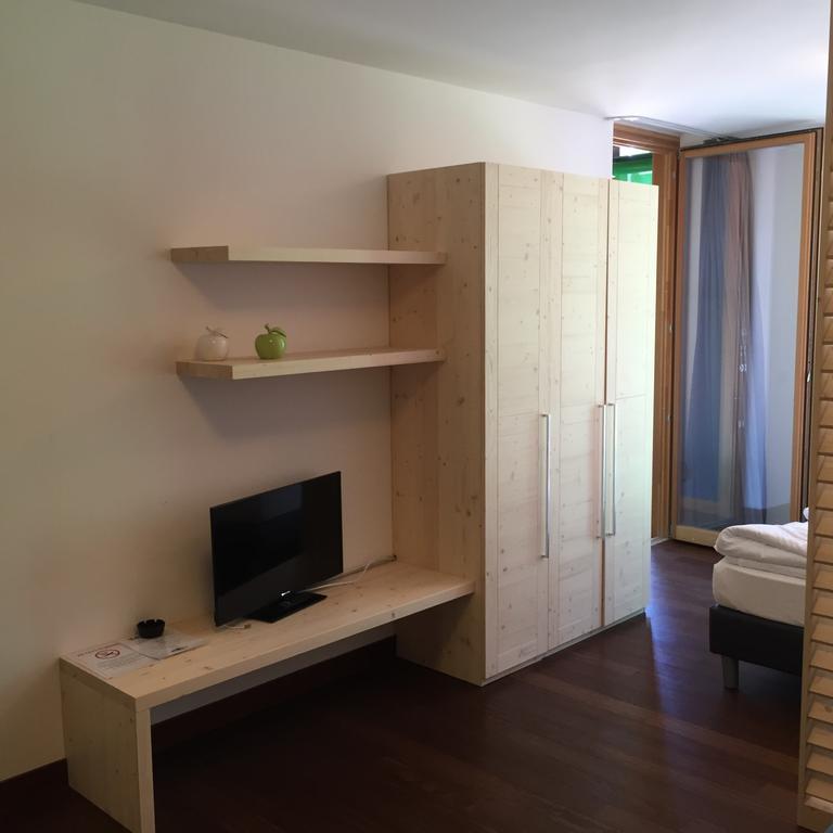 Komodo Short Stay Apartments Тренто Екстериор снимка